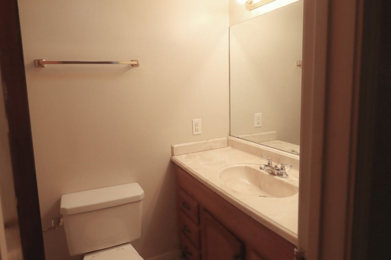 1104 Pannell Street - Photo 5 of 9