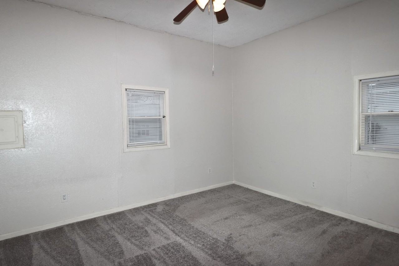 1104 Pannell Street - Photo 7 of 9