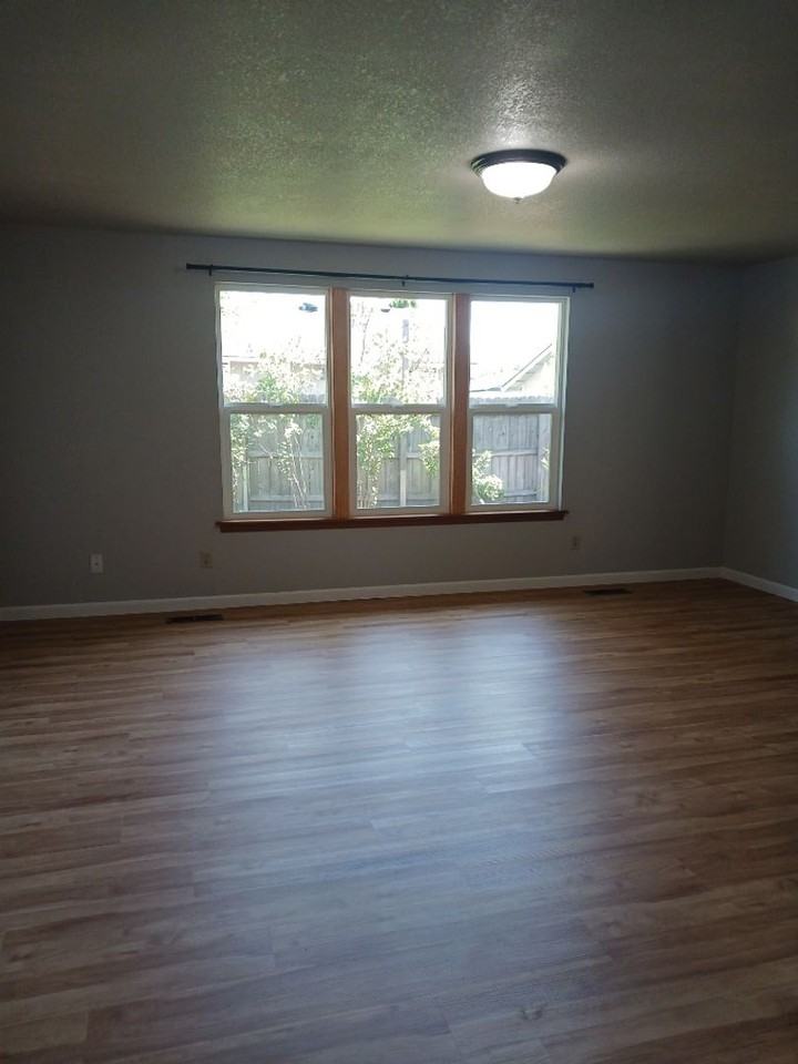 3550 Michael Park Drive - Photo 2 of 13