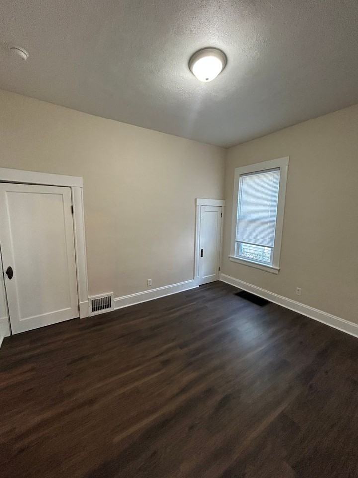 940 West Brower Street - Photo 4 of 11