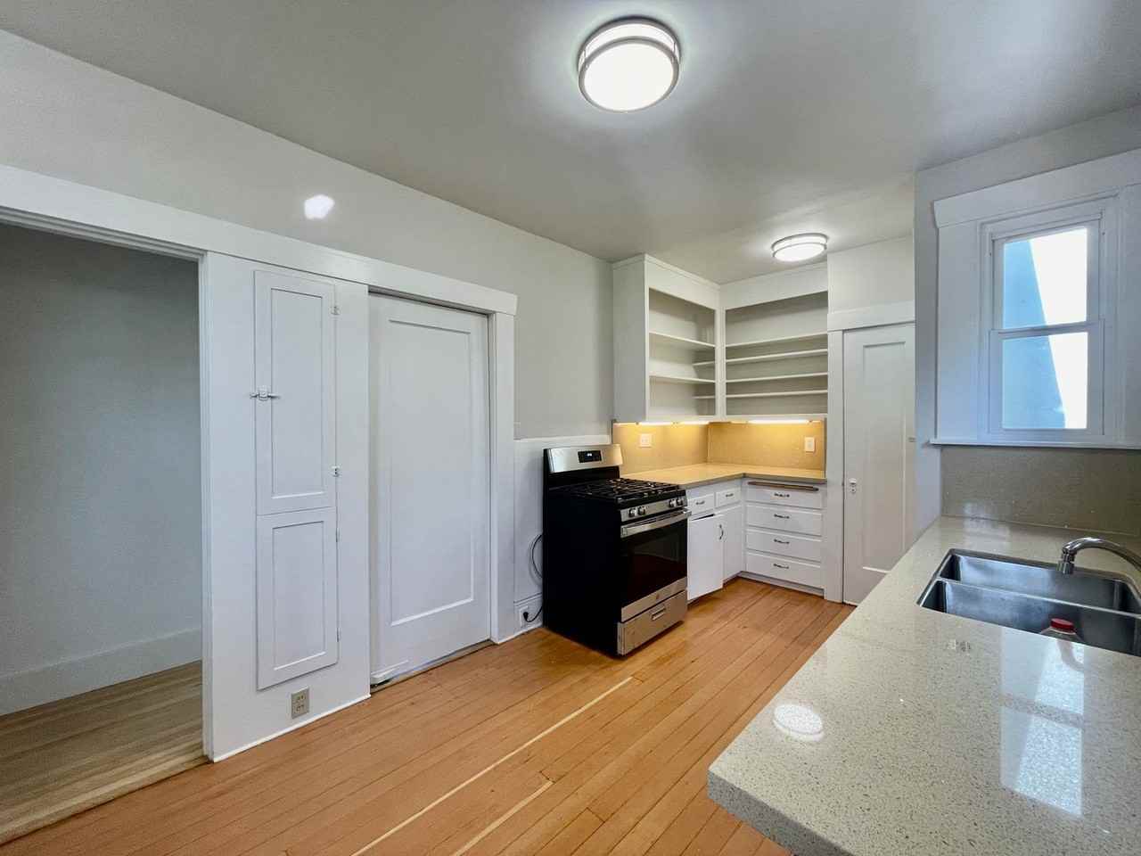 5831 Keith Avenue - Photo 7 of 19