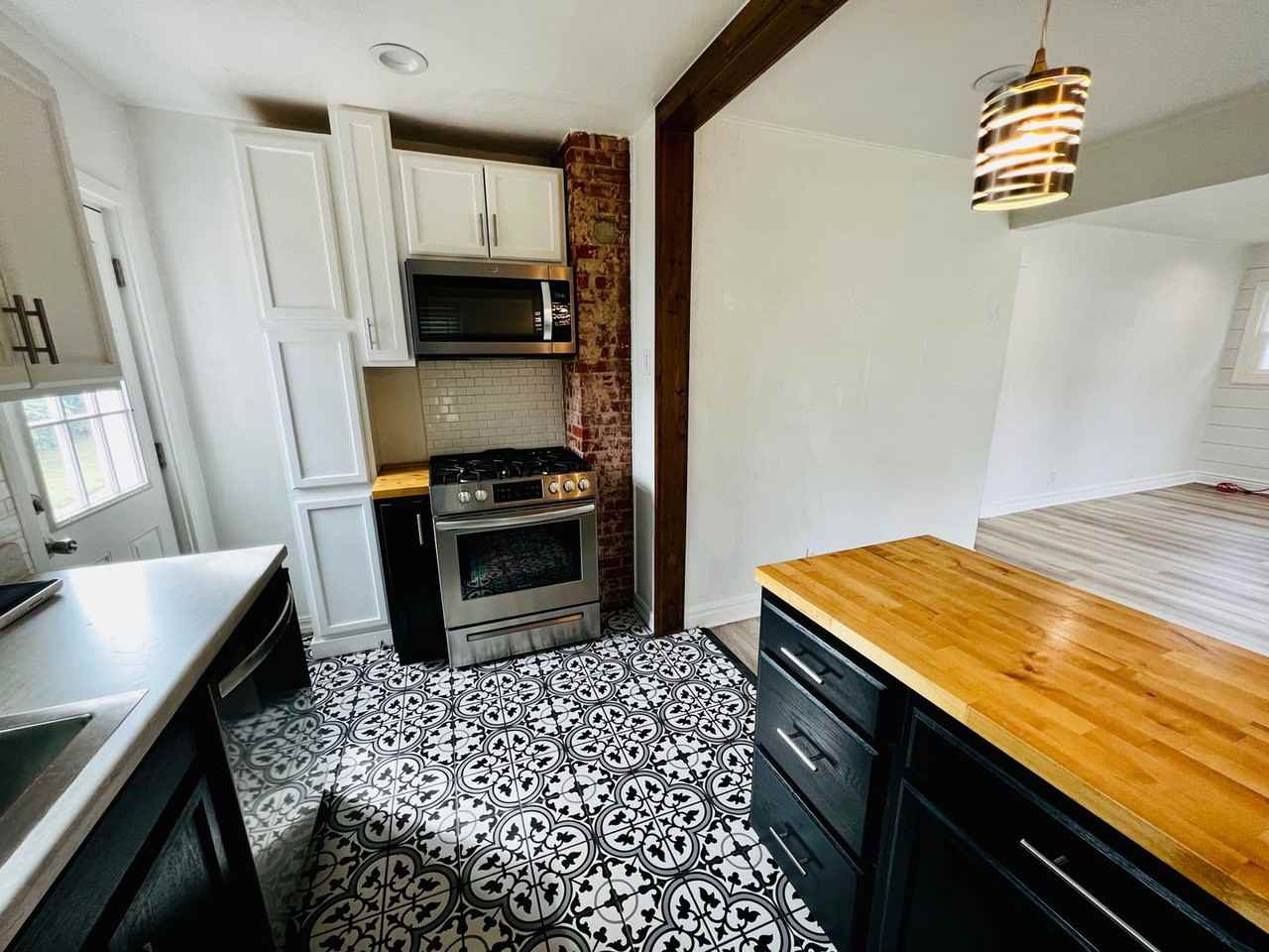 2416 Northwest 38th Street - Photo 2 of 11