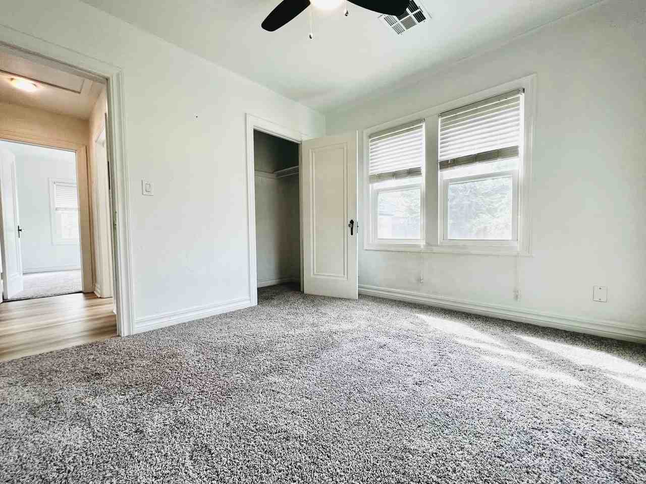 2416 Northwest 38th Street - Photo 5 of 11