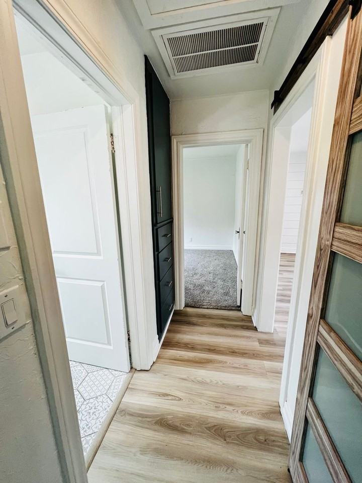 2416 Northwest 38th Street - Photo 6 of 11