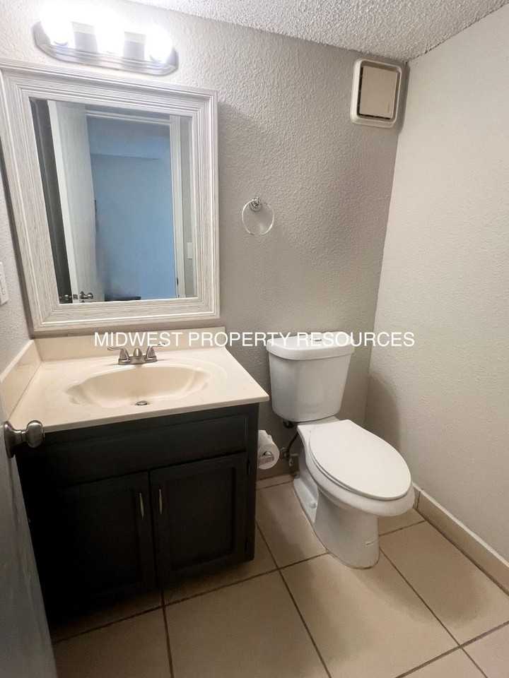 452 Northeast Churchill Street - Photo 4 of 11