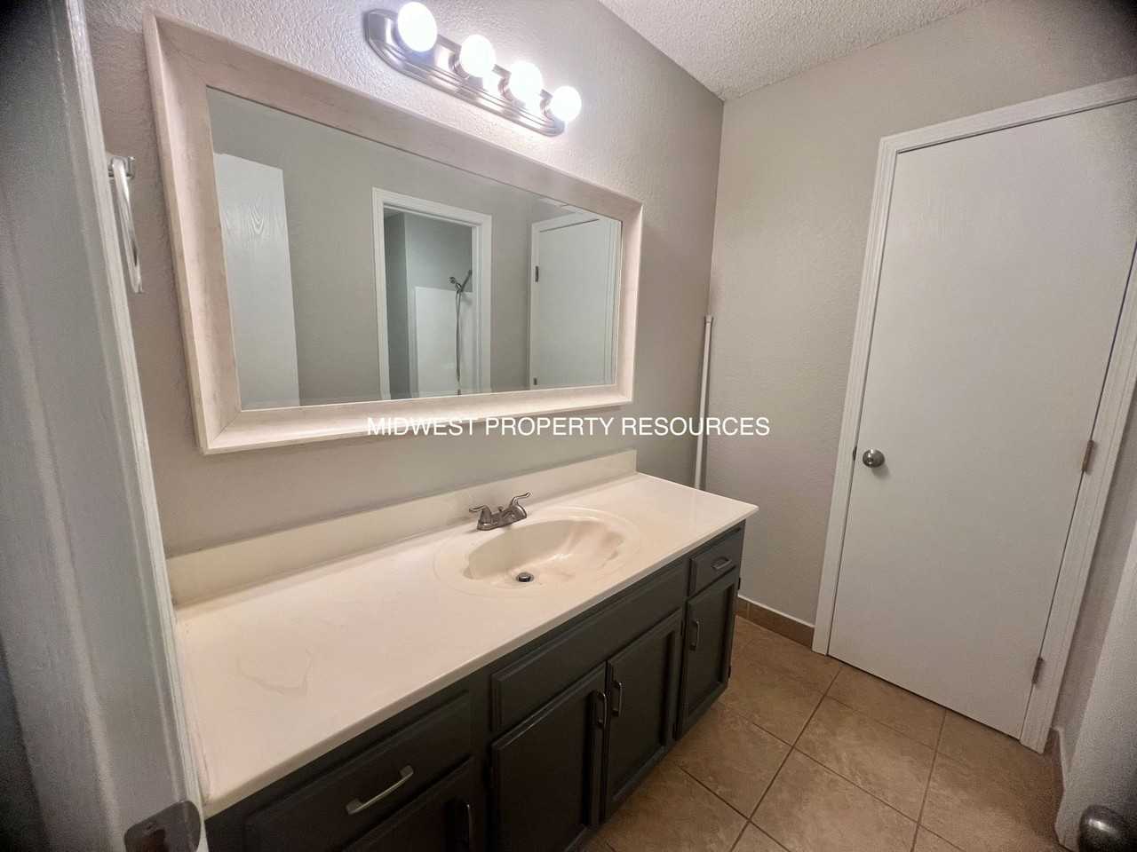 452 Northeast Churchill Street - Photo 6 of 11