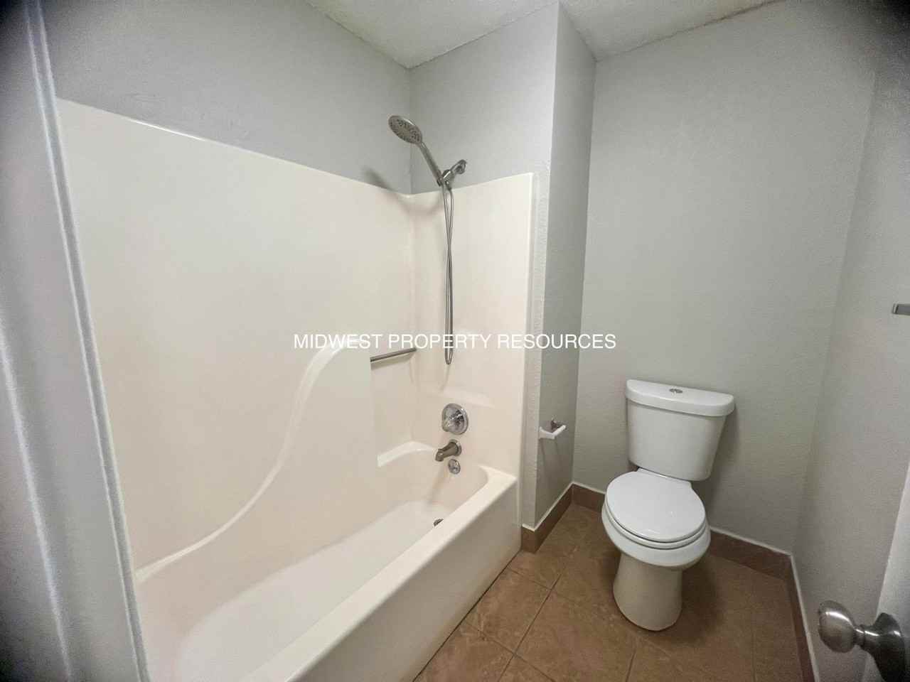 452 Northeast Churchill Street - Photo 7 of 11