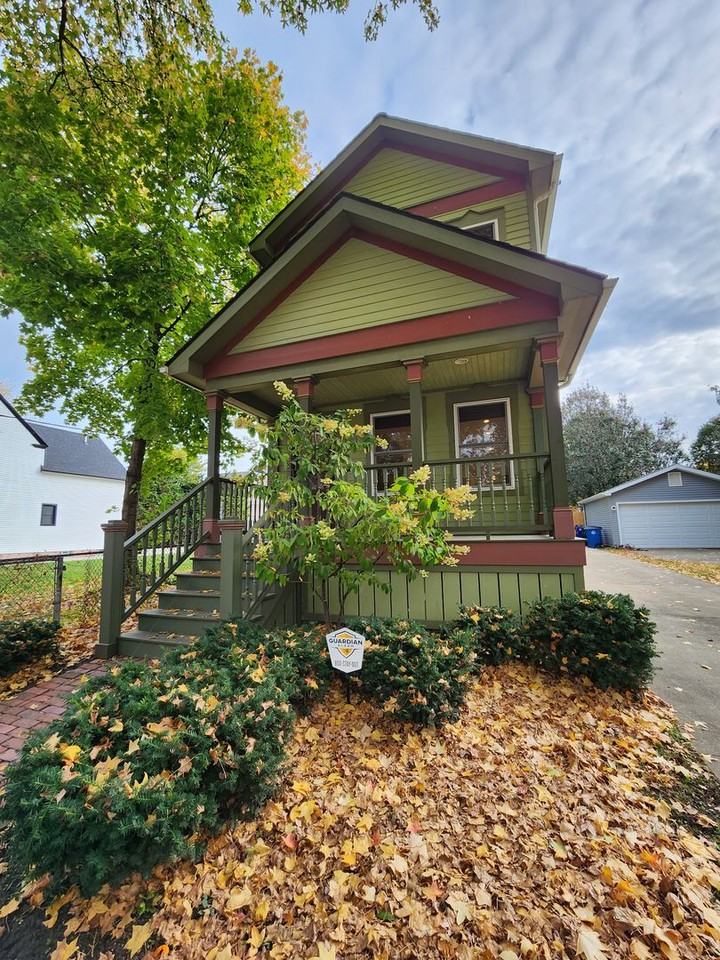 1913 West 50th Street - Photo 2 of 44