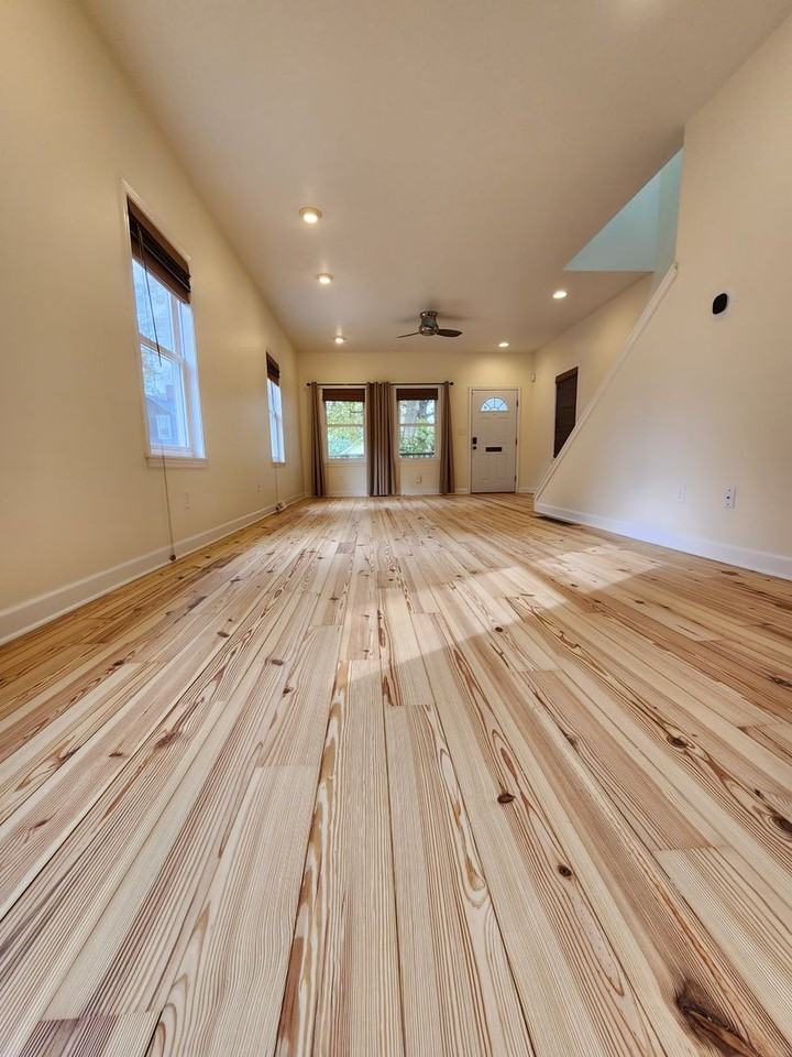 1913 West 50th Street - Photo 7 of 44