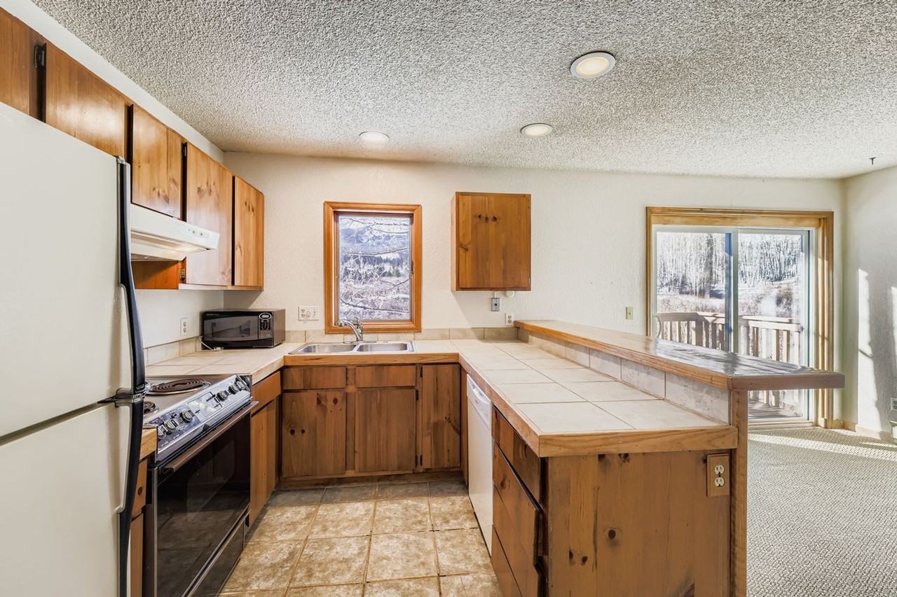 345 North Chipmunk Circle - Photo 4 of 29