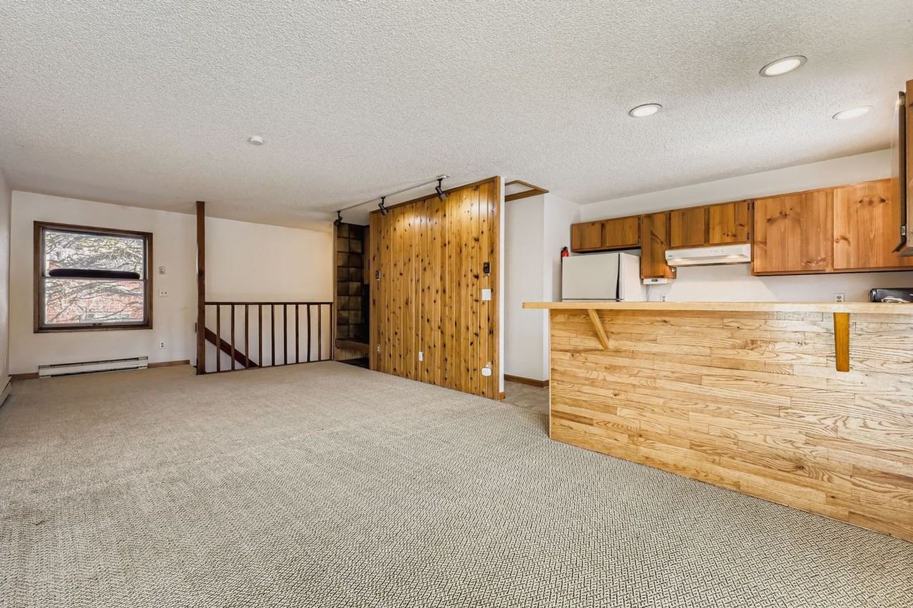 345 N Chipmunk Cir - Photo 4 of 29