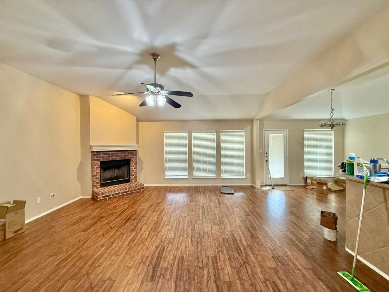 409 Asher Lane - Photo 5 of 18