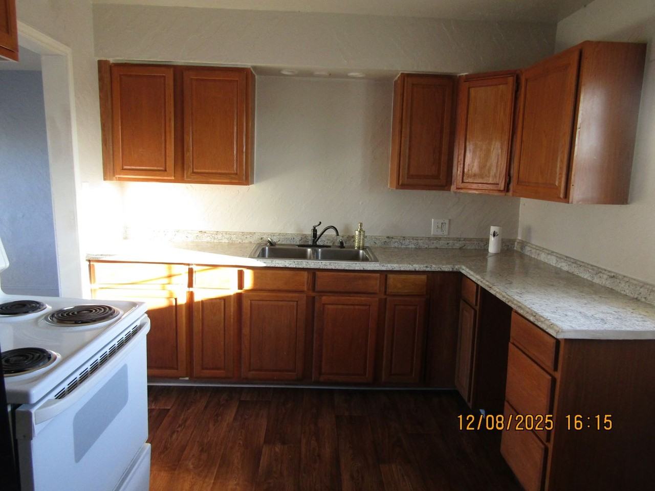 3428 Nw Lincoln Ave - Photo 2 of 14