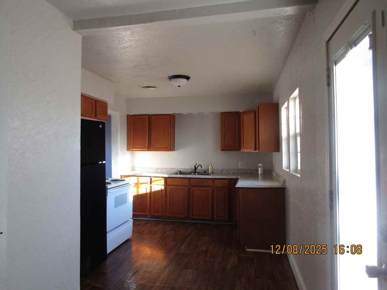 3428 Nw Lincoln Ave - Photo 3 of 14