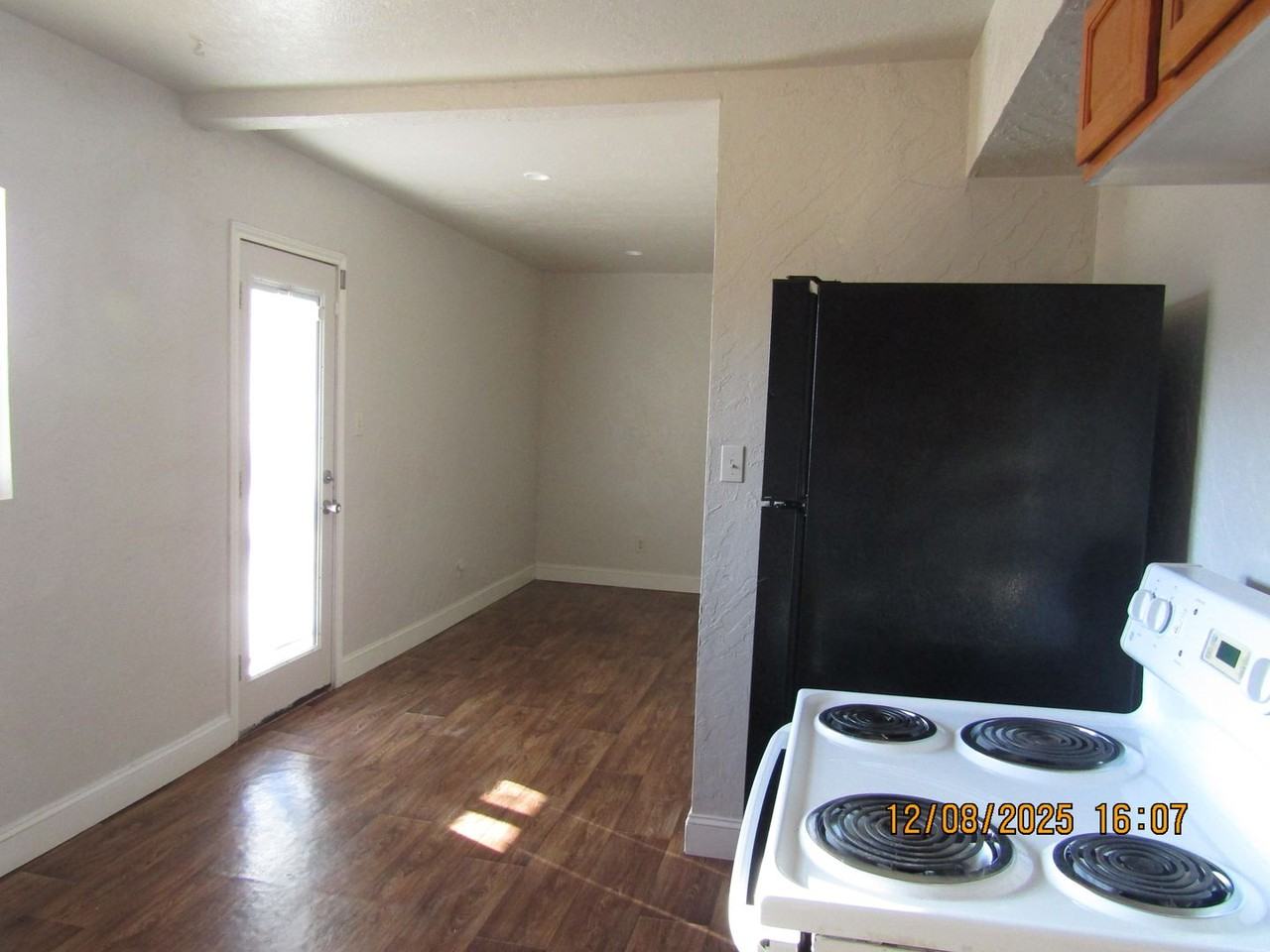 3428 Nw Lincoln Ave - Photo 4 of 14