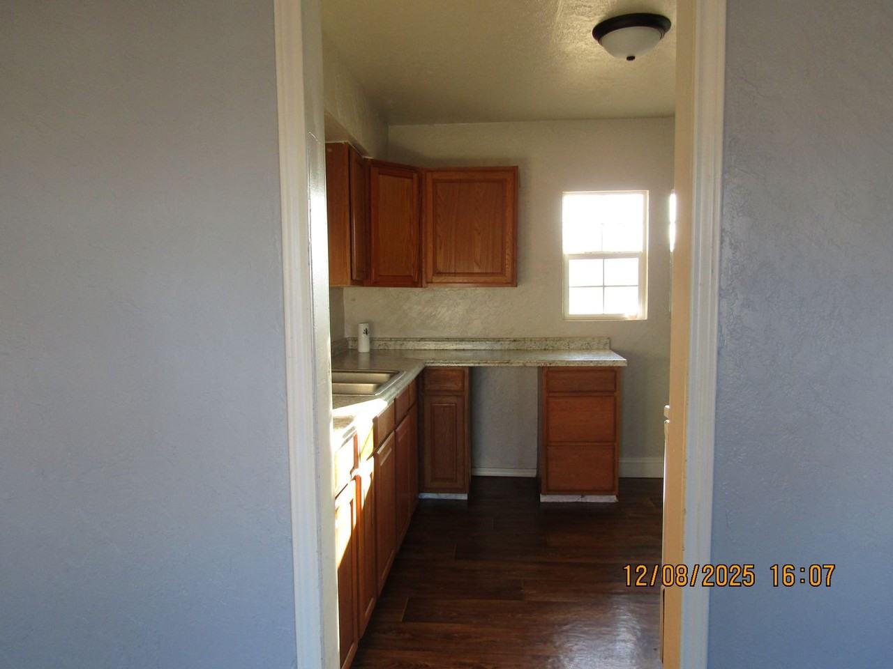 3428 Nw Lincoln Ave - Photo 5 of 14