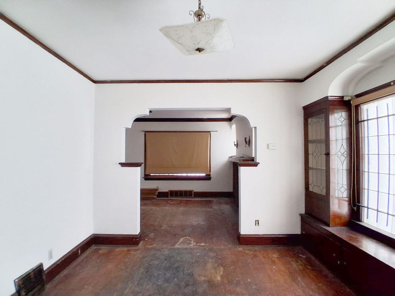 13705 Glendale Avenue - Photo 2 of 9