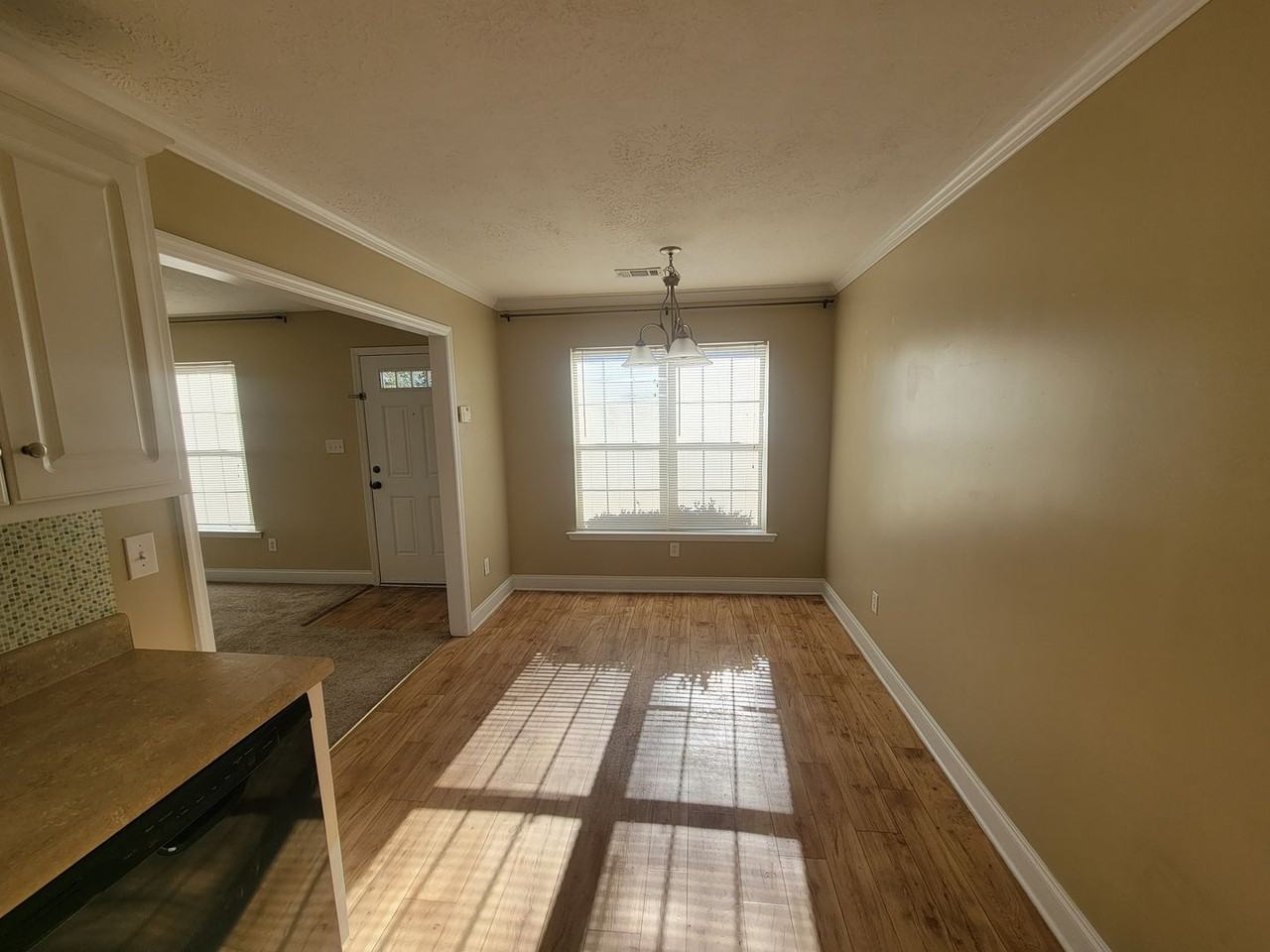 2205 Whitney Court - Photo 4 of 17