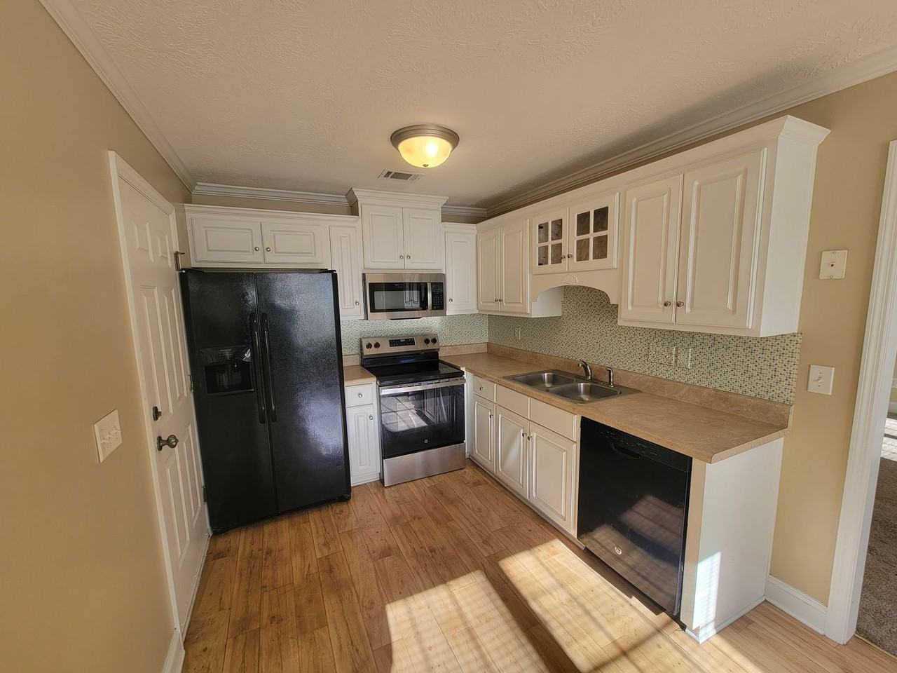 2205 Whitney Court - Photo 5 of 17