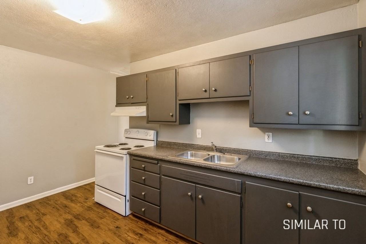 3422 Southwest 8th Street - Photo 6 of 15