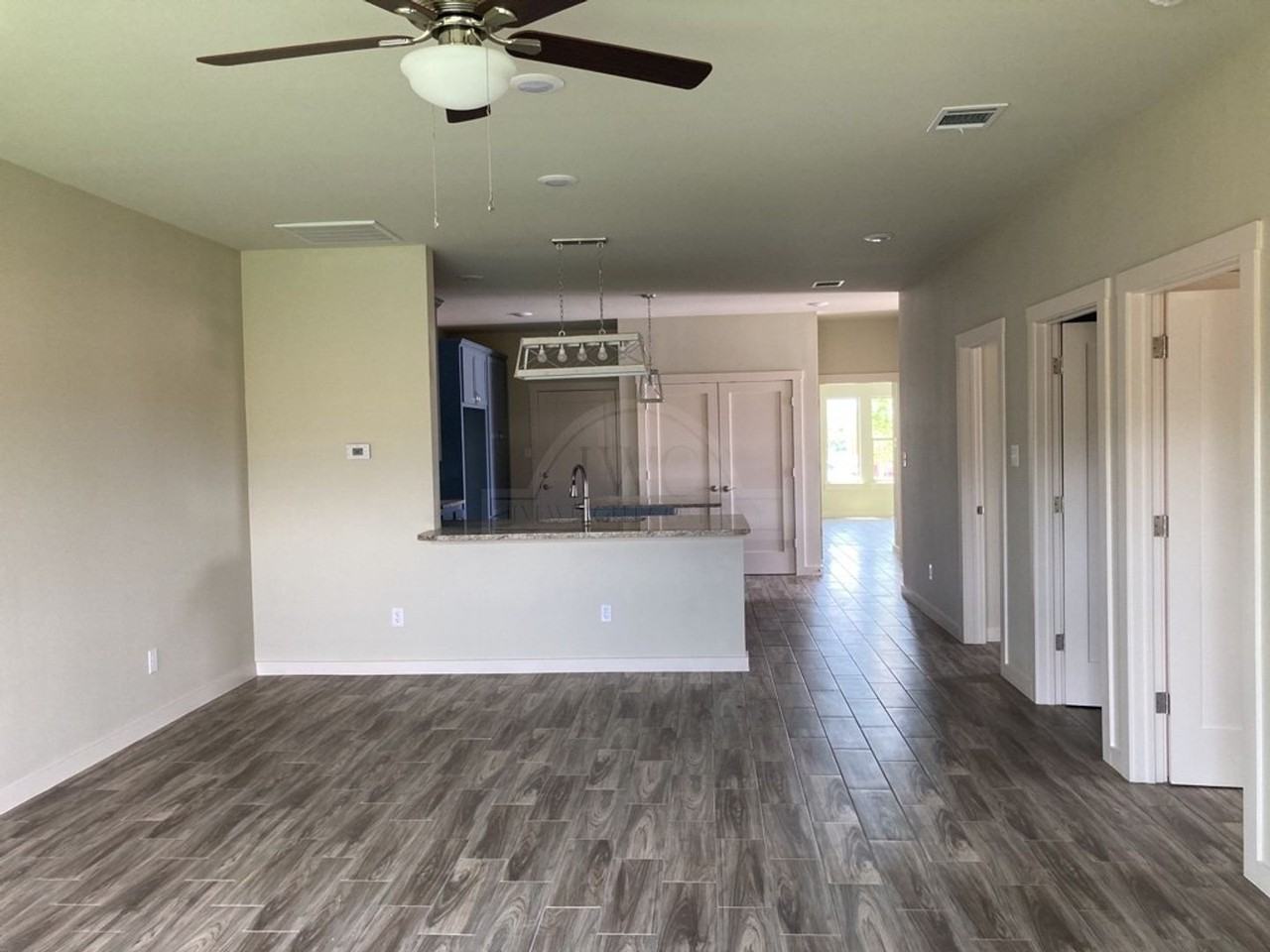 5007 White Rose Drive - Photo 3 of 19