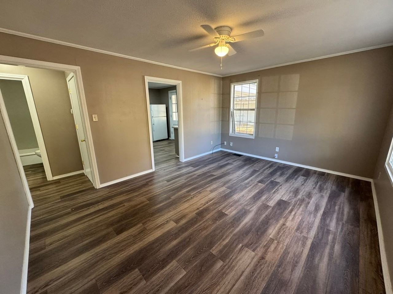 1401 North Detroit Avenue - Photo 2 of 12