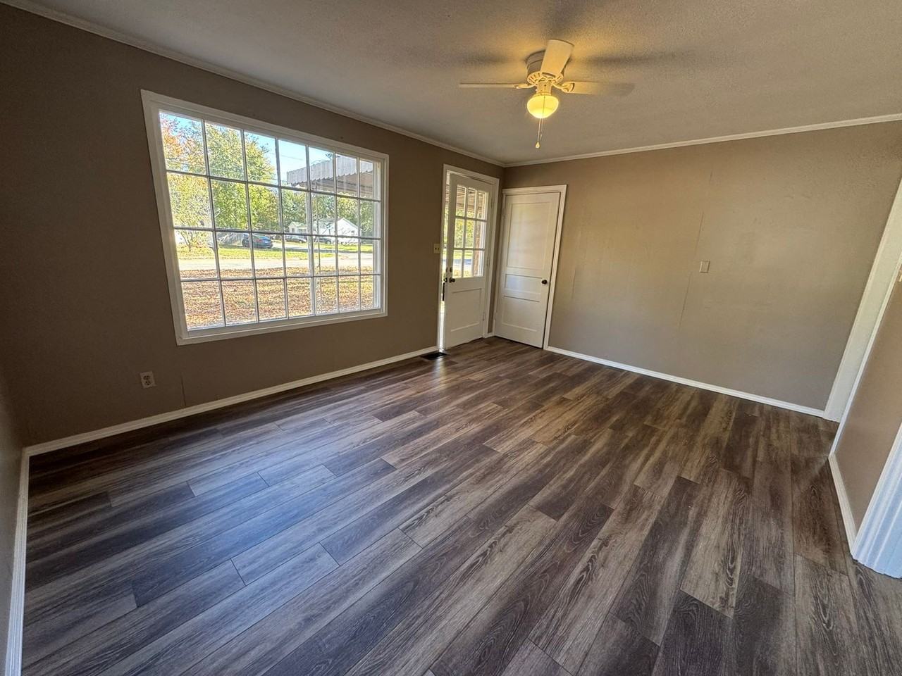 1401 North Detroit Avenue - Photo 3 of 12