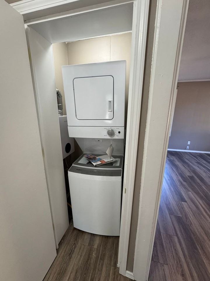 1401 North Detroit Avenue - Photo 7 of 12