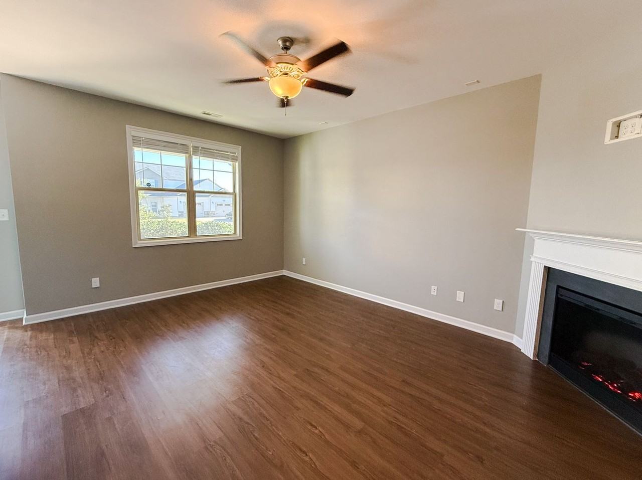 268 Chatfield Drive - Photo 3 of 20