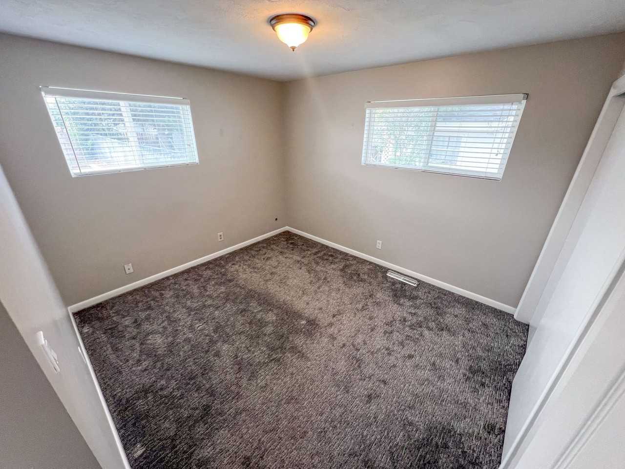 147 West Fremont Avenue - Photo 4 of 29