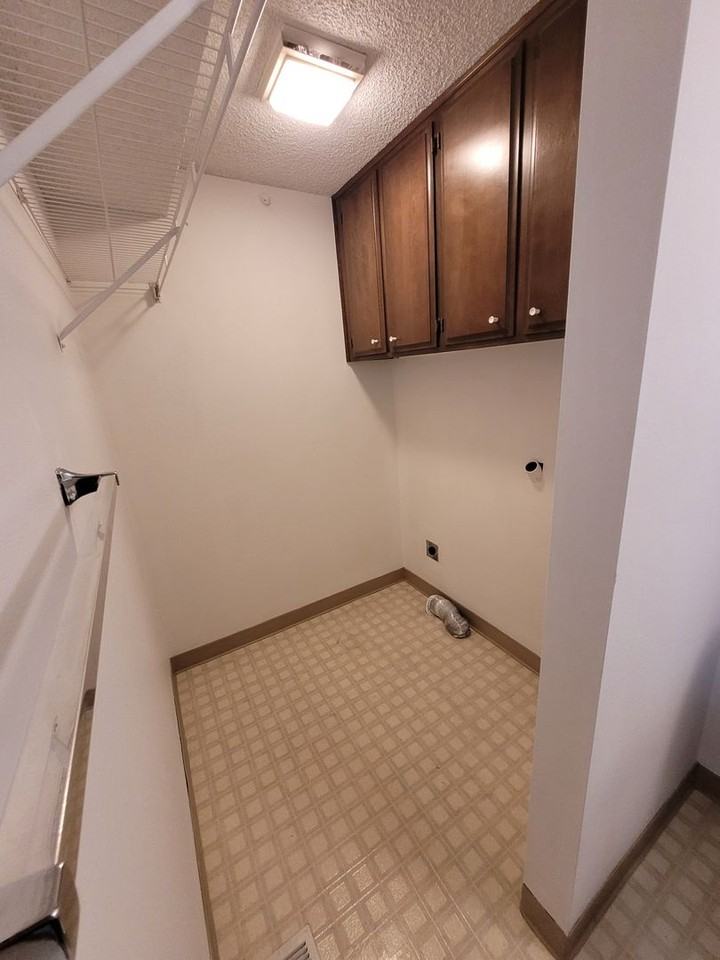 3832 Auburn Road Northeast - Photo 7 of 9