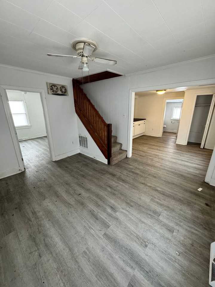 5413 Almond Avenue - Photo 3 of 19