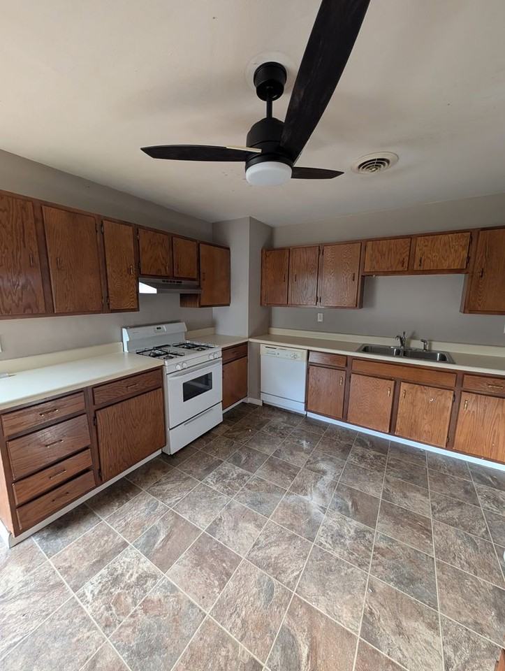 7 Garnet Court - Photo 3 of 9