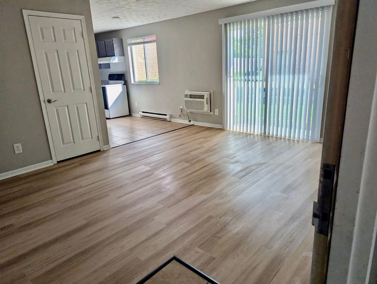 521 South Main Street - Photo 5 of 12