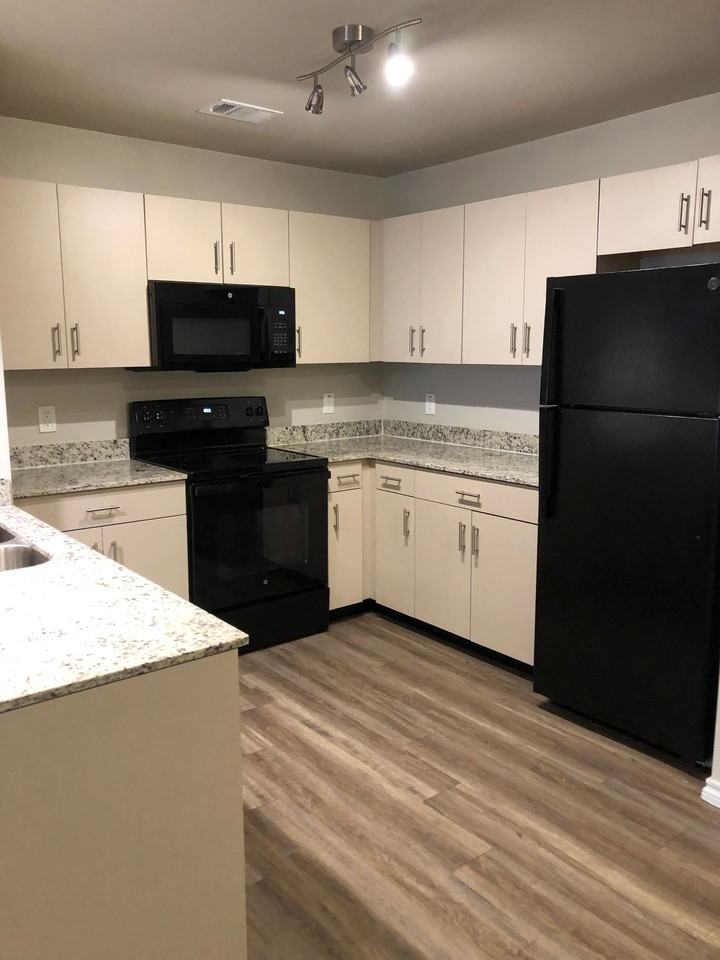 PRICE LOFTS - Photo 3 of 25