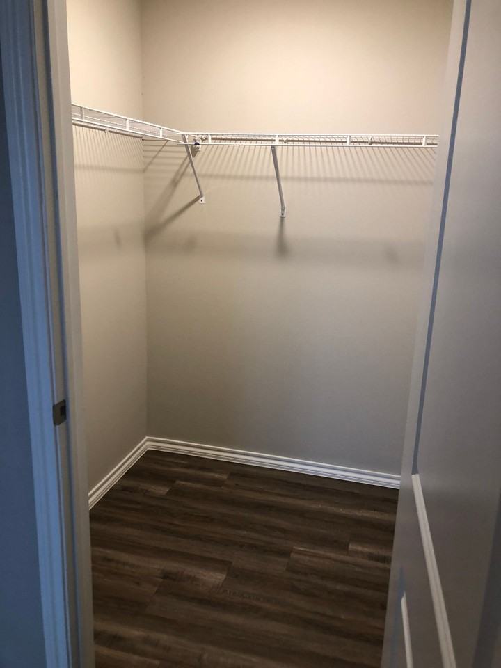 PRICE LOFTS - Photo 4 of 25