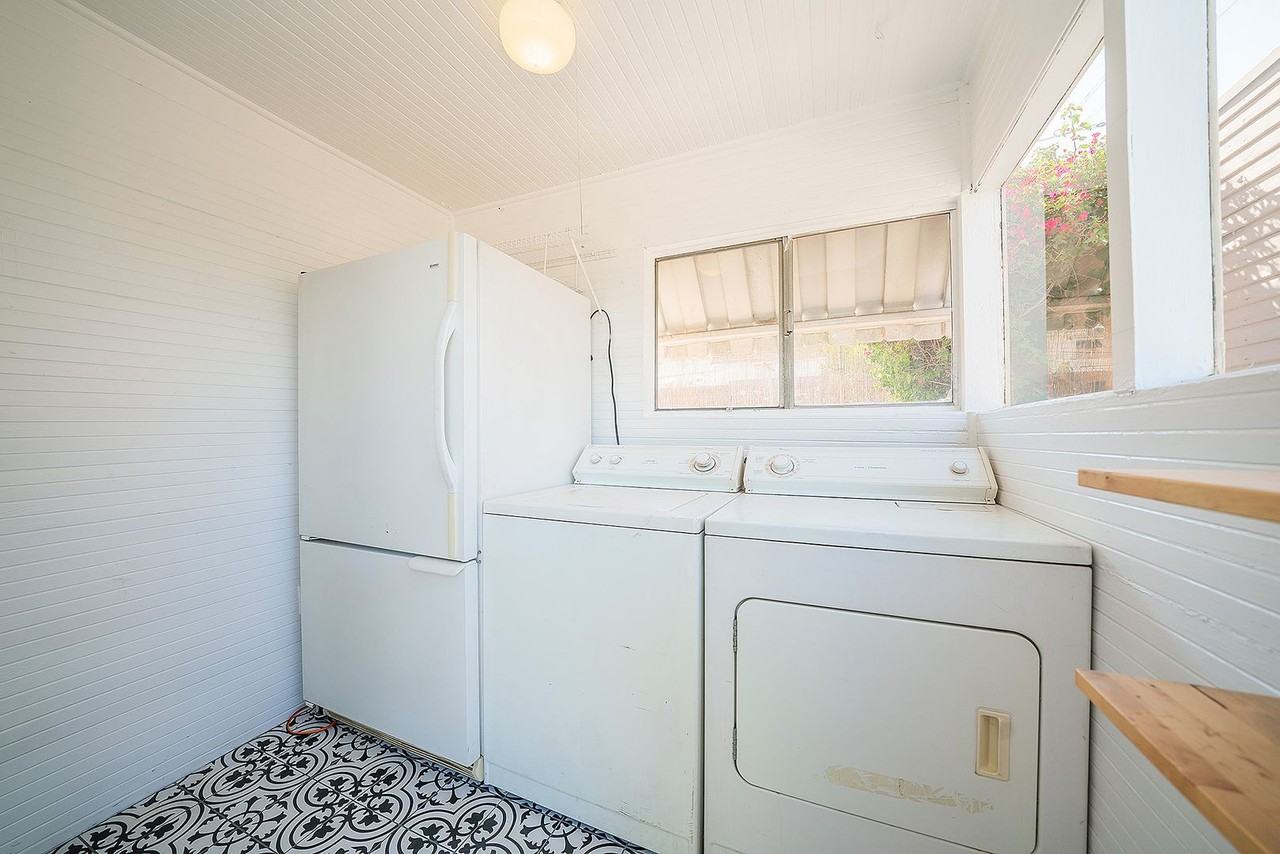 2339 Norwalk Avenue - Photo 7 of 16