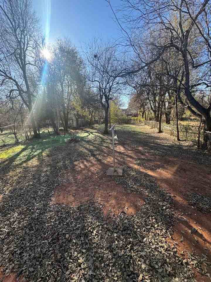 1502 Southeast 64th Street - Photo 2 of 12