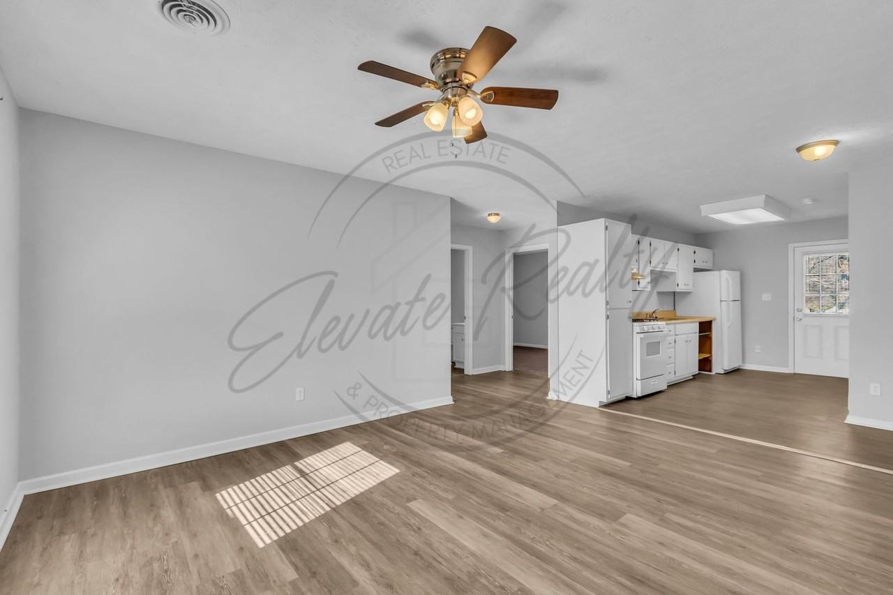 105 Cloverdale Dr #A - Photo 5 of 27