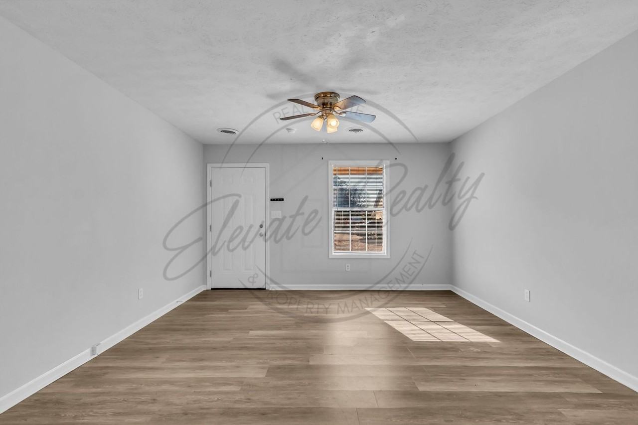 105 Cloverdale Dr #A - Photo 7 of 27