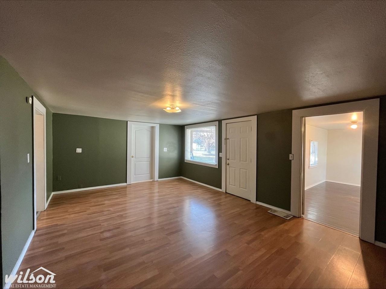 1405 S 13th Ave - Photo 2 of 16