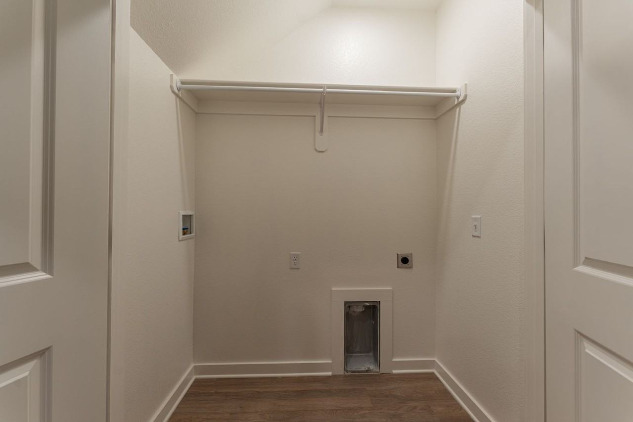 1319 S Van Buren Ave - Photo 5 of 23