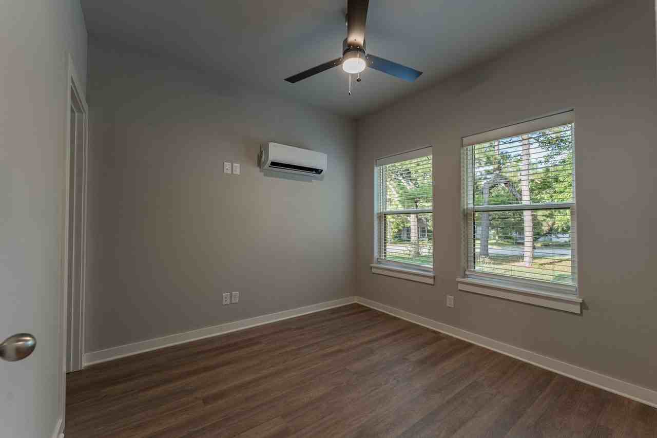 1319 S Van Buren Ave - Photo 6 of 23