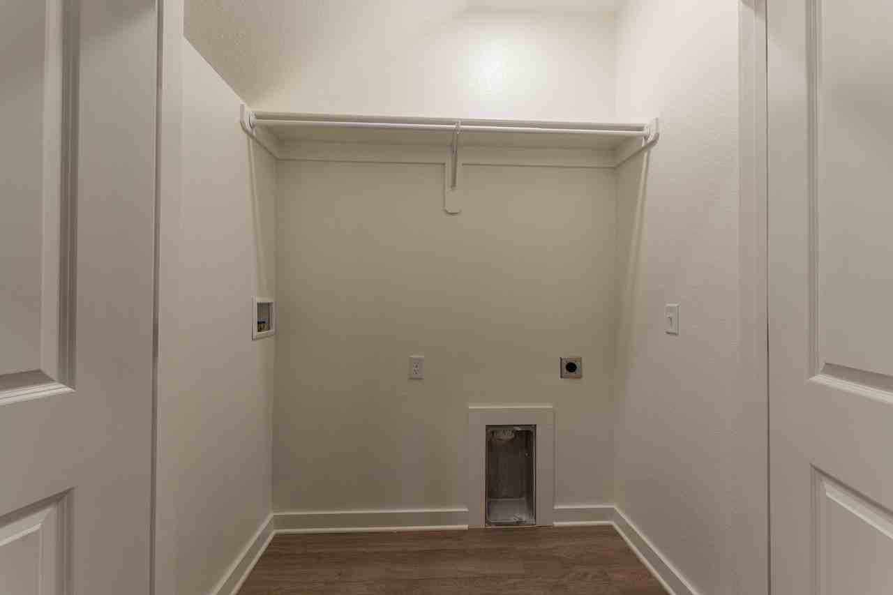 1323 South Van Buren Avenue - Photo 4 of 21