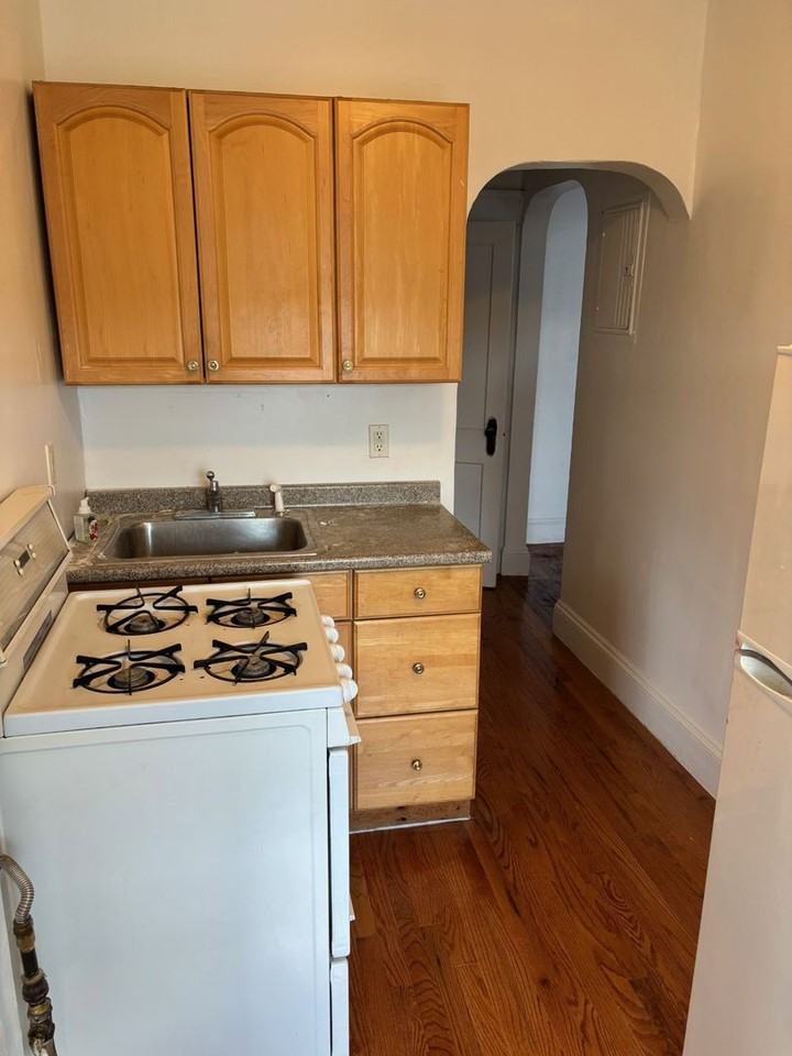 117 Summer Street - Photo 5 of 7