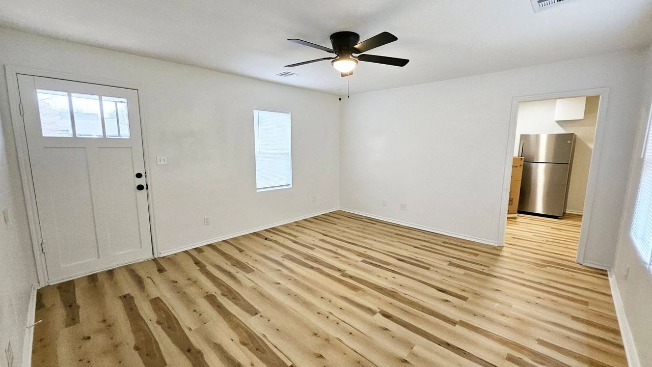 4509 Southeast 26th Street - Photo 6 of 23