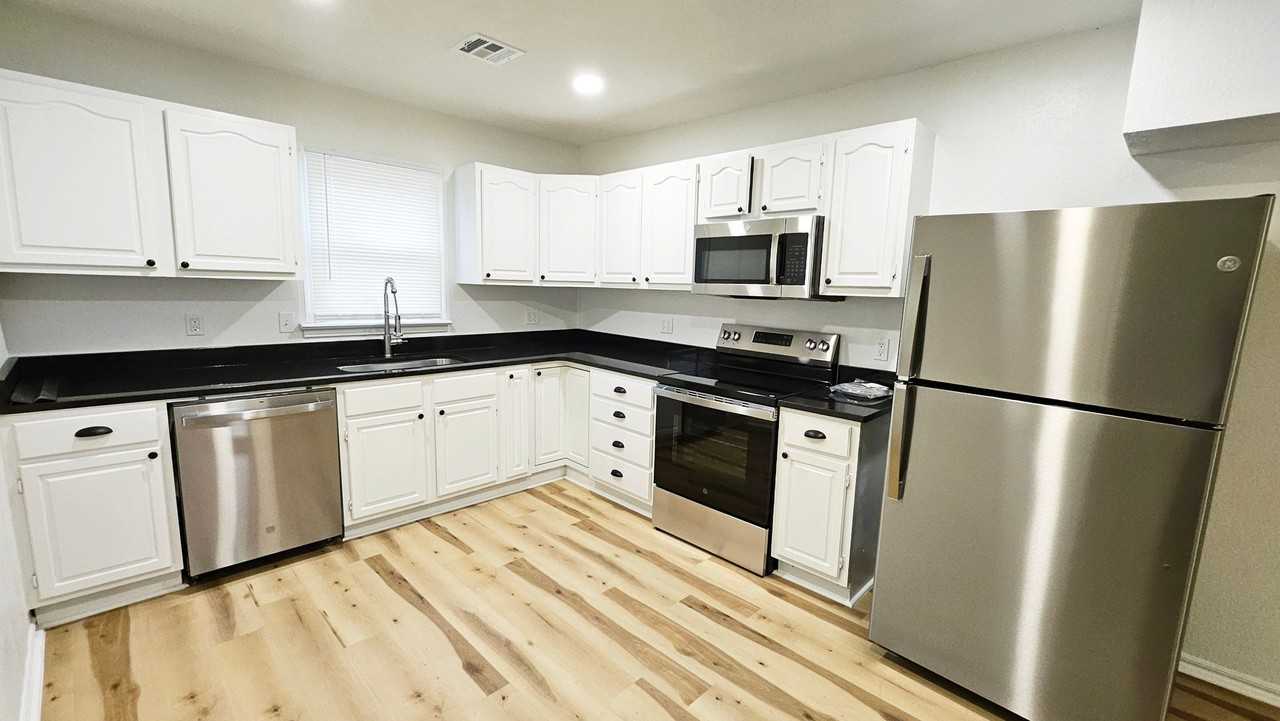 4509 Southeast 26th Street - Photo 7 of 23