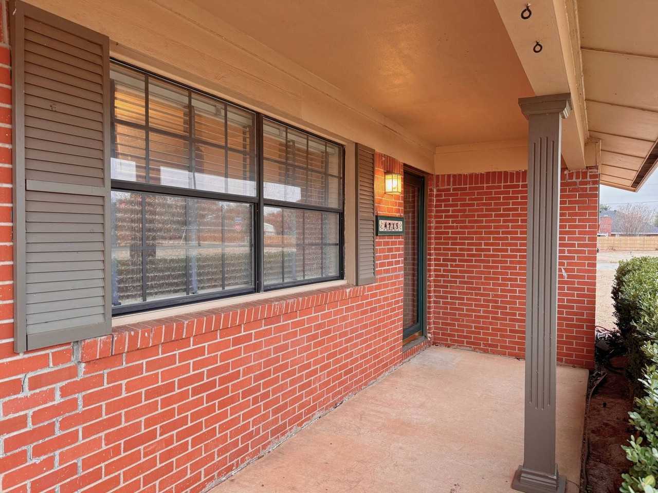 4715 Coronado Avenue - Photo 3 of 38