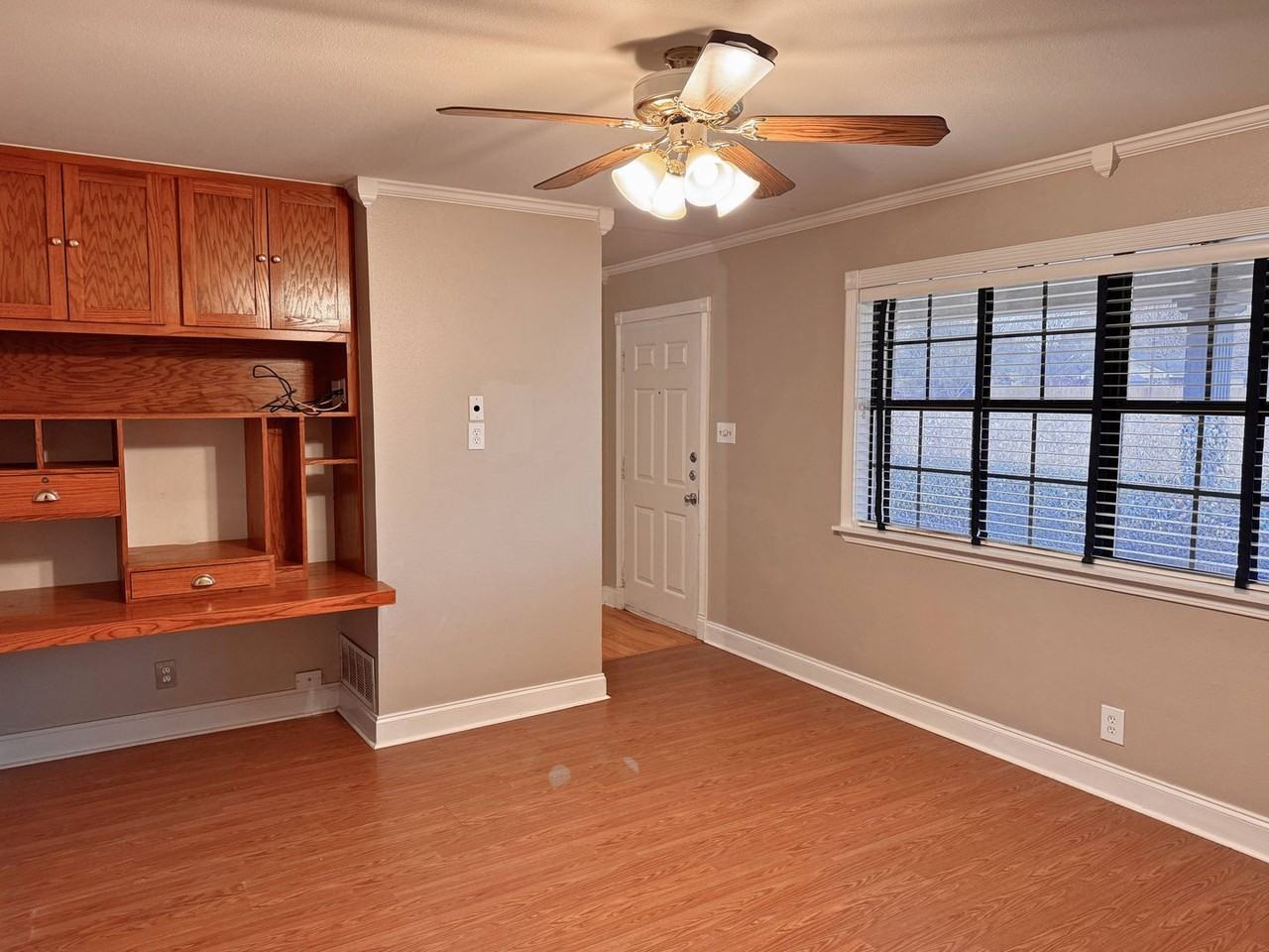 4715 Coronado Avenue - Photo 4 of 38