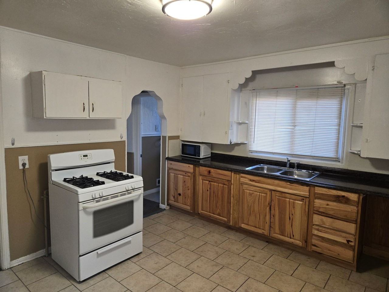 2874 Adams Ave - Photo 2 of 6